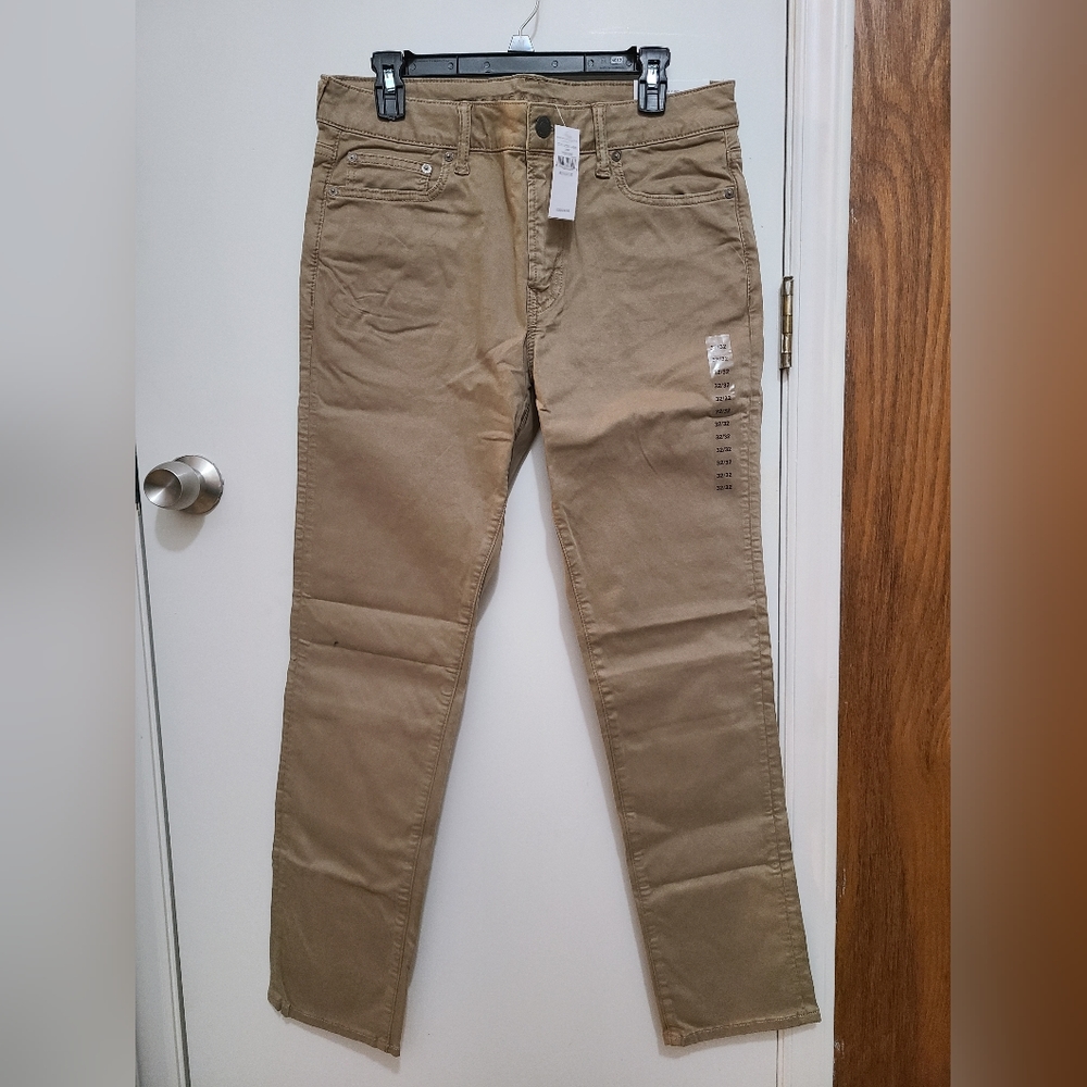 NEW American Eagle khakis 32/32